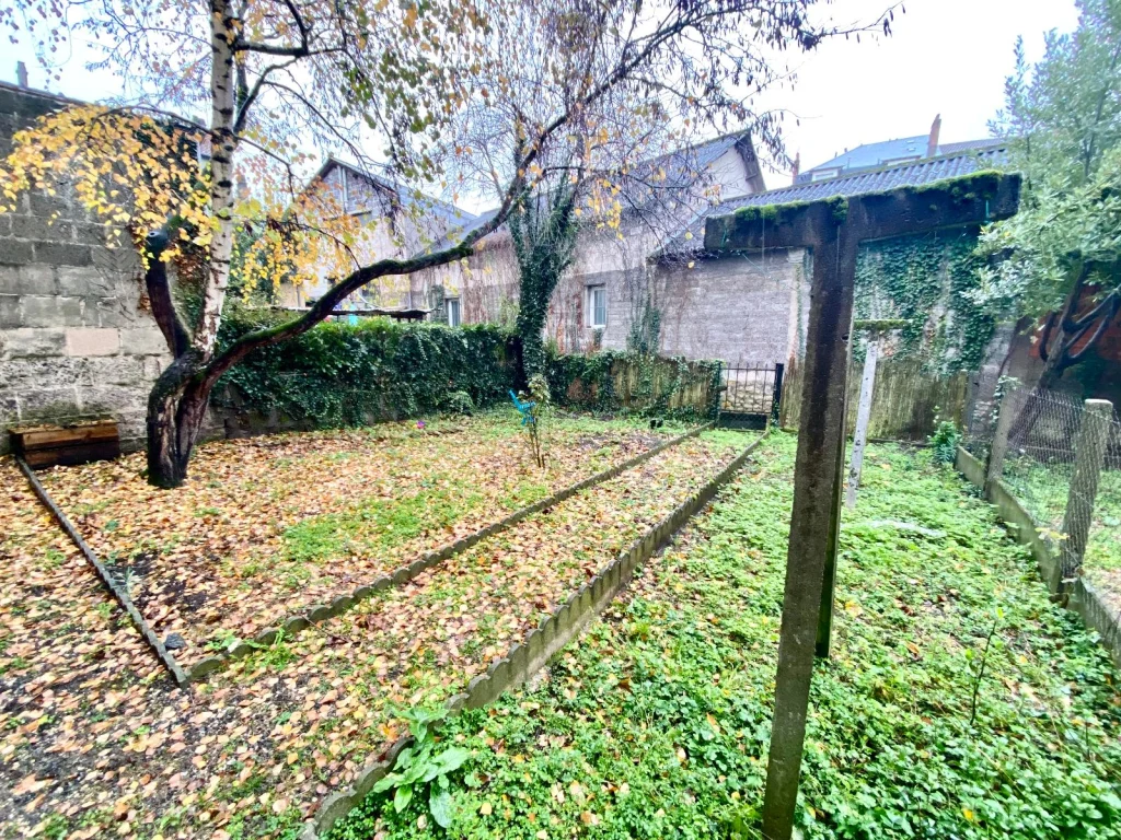 Immeuble de 108 m², photo 9 sur 10
