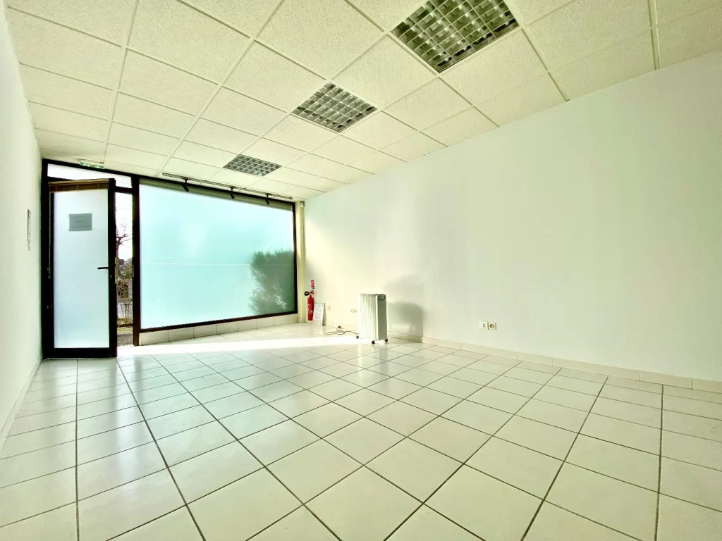 Local commercial de 40 m², photo 3 sur 6