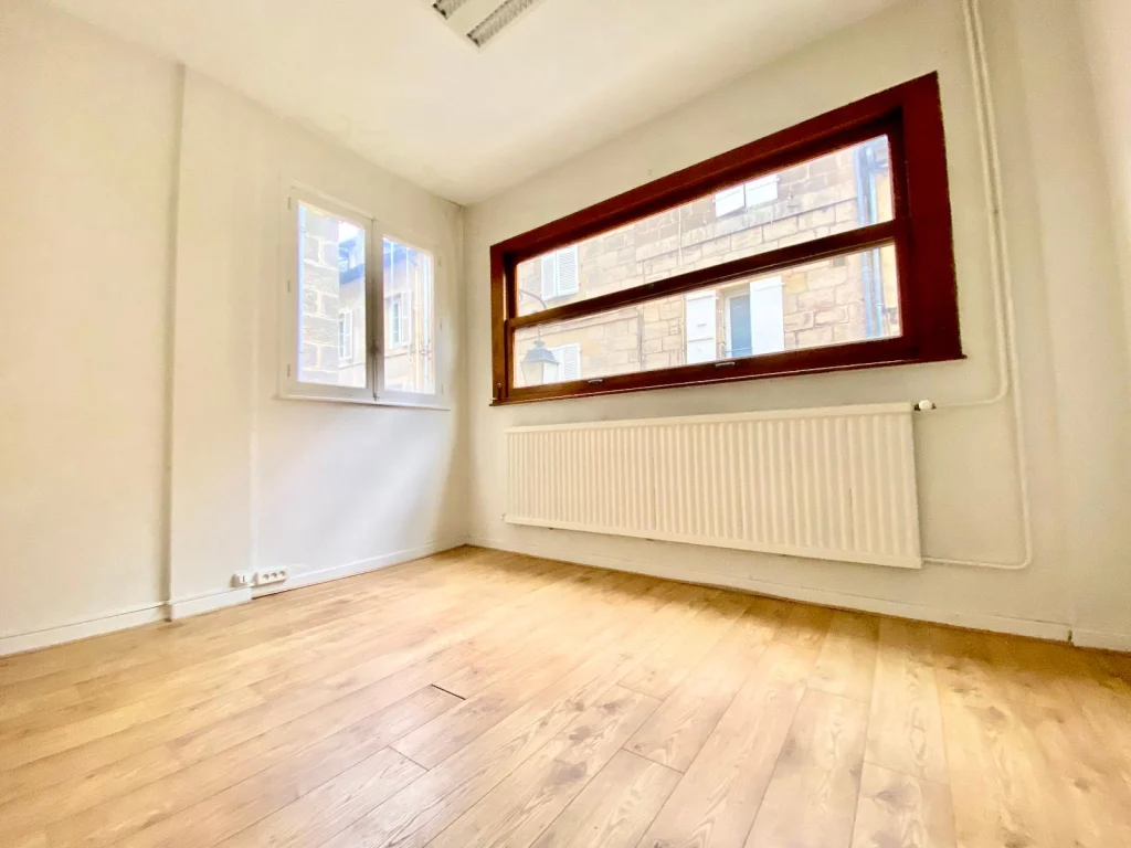 Local professionnel de 45 m², photo 2 sur 4