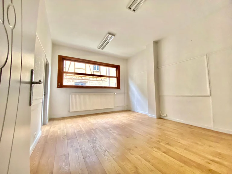Local professionnel de 45 m² à Brive-la-Gaillarde