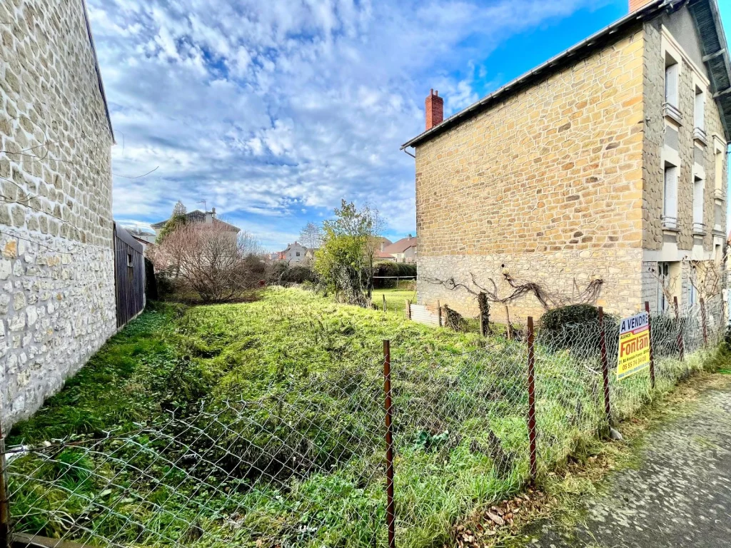 Terrain de 299 m², photo 2 sur 3