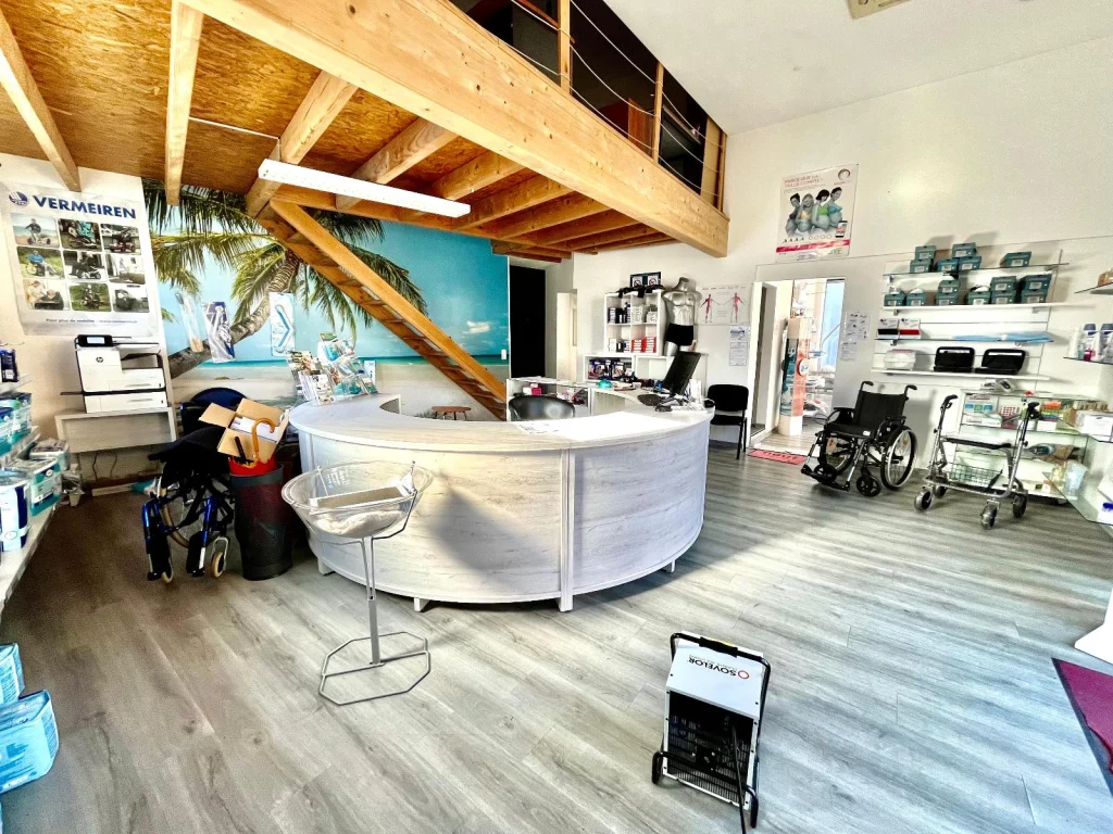 Local commercial de 176 m², photo 2 sur 7