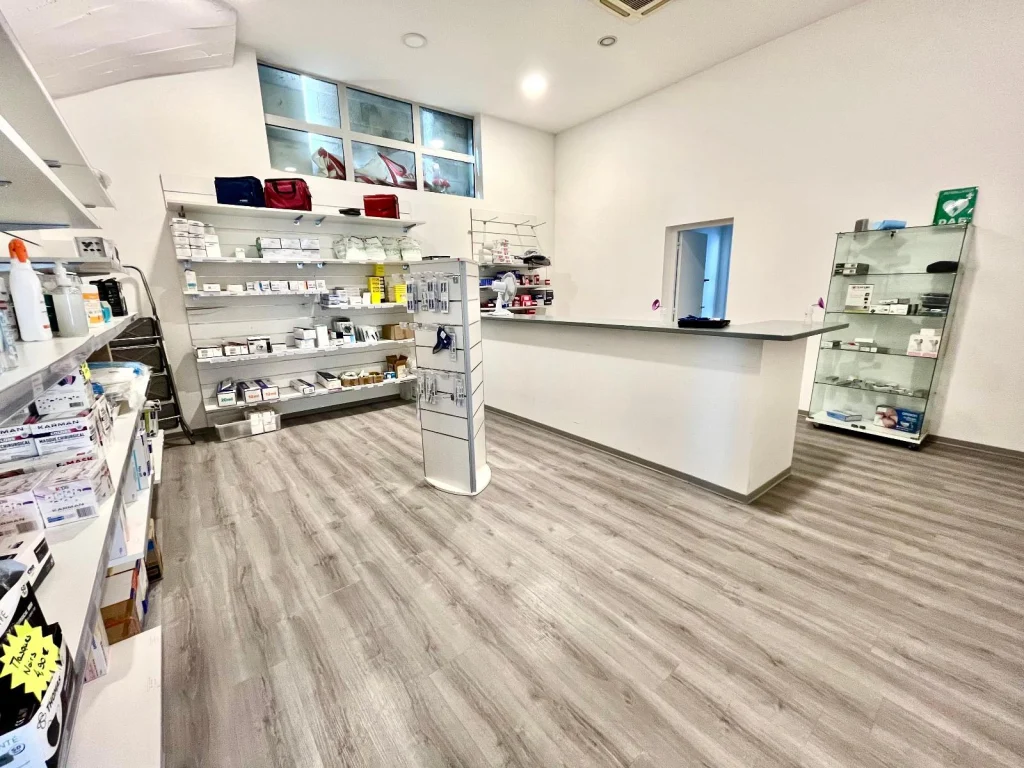 Local commercial de 176 m², photo 4 sur 7