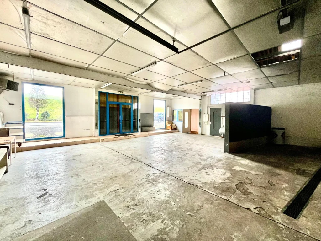 Local commercial de 130 m², photo 4 sur 8