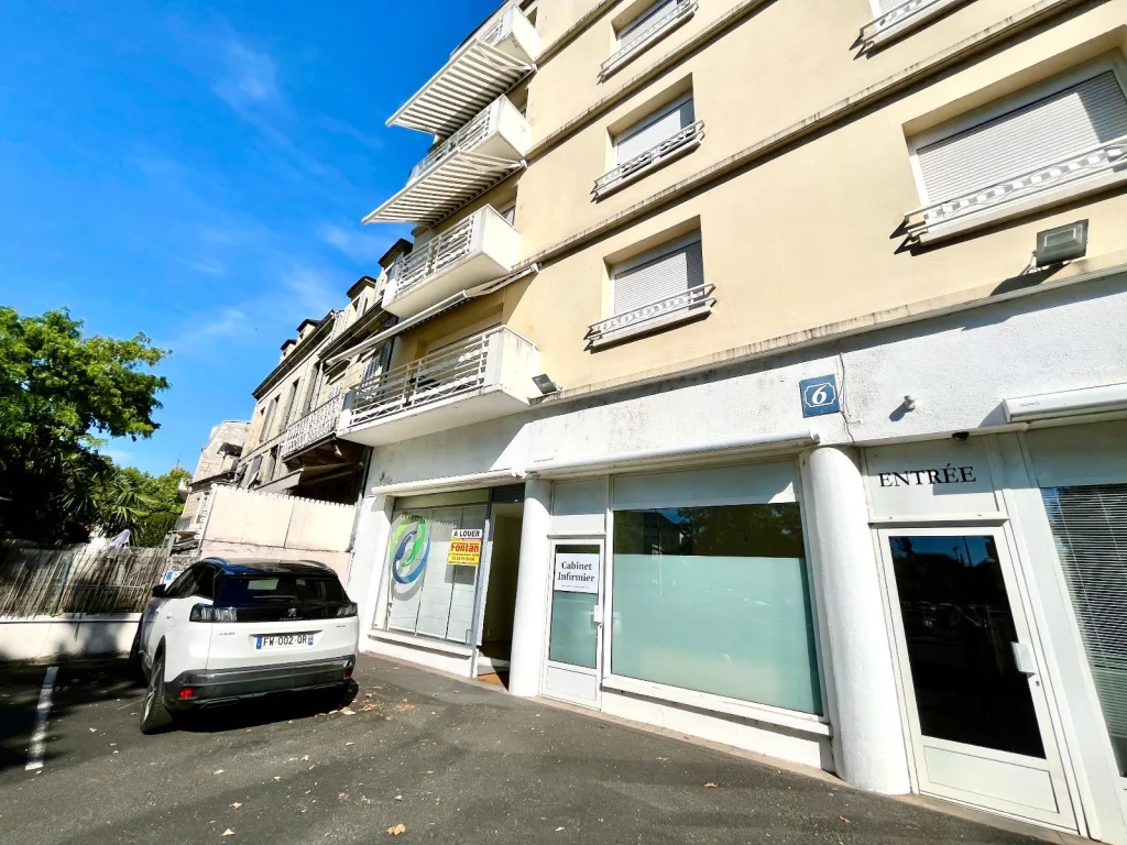 Local commercial de 44 m², photo 2 sur 7