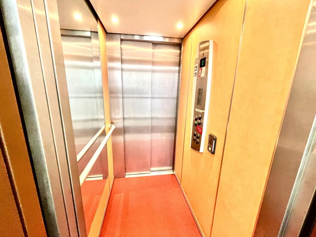 Local professionnel de 150 m², photo 7 sur 11