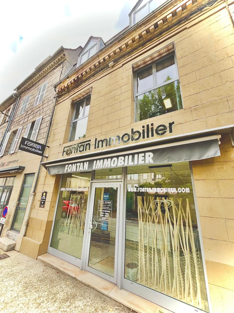 Devanture de l’agence Fontan Immobilier, boulevard Anatole-France à Brive